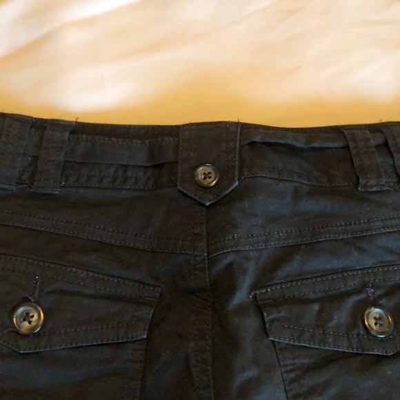 Womens size 6 black Express cuffed Shorts with front pockets - Picture 9 of 10